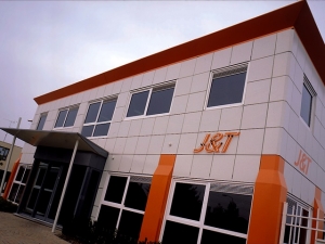 Bedrijfspand van J&T is gebouwd met units van De Meeuw