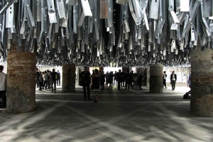 Arch.Biennale Venetie: The Introducery Room gemaakt van 100 Ton afvalmateriaal (bron: Designboom)
