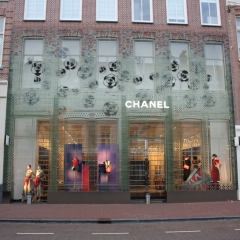 Winnaar Public Award '16 Glazen baksteen (hier in de Chanelstore Amsterdam) 